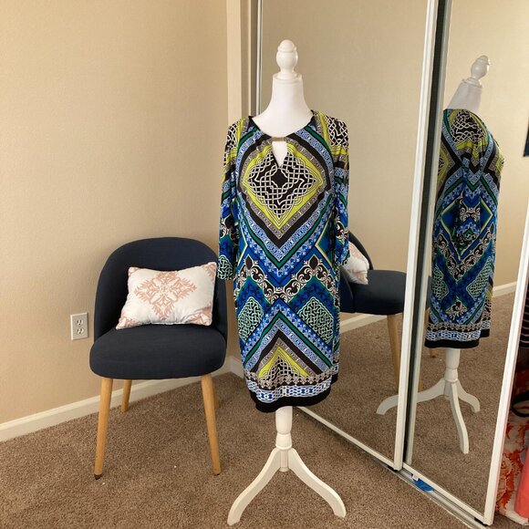 Shape Dress - Picture 1 of 3